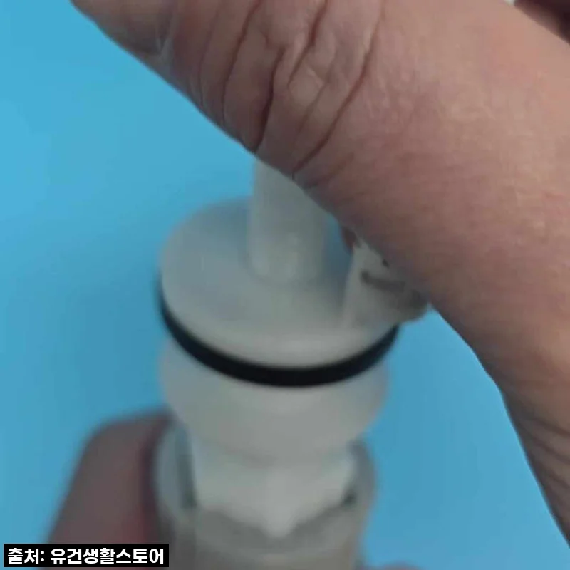 찐후기: 변기 부속 교체, 이제 혼자서도 쌉가능! '필밸브전용멀티공구' 덕분에 금손 됐어요!
