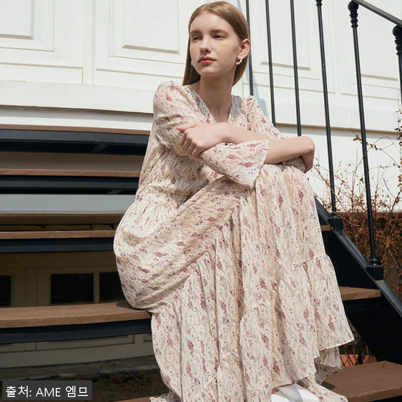 VANESSA Vneck Flower 관련 이미지 3