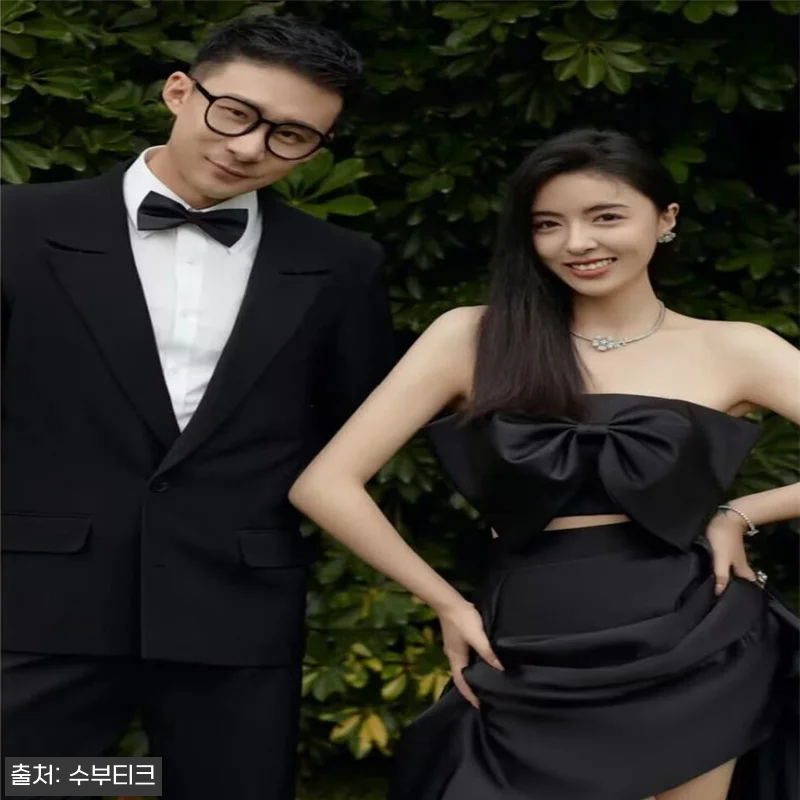 블랙 튜브탑 투피스로 완성한 셀프웨딩 관련 이미지 2