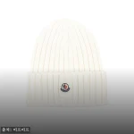 몽클레르 스몰 와펜 로고 패치 울 비니 3B00036 A9327 030, 이번 겨울 데일리룩은 이걸로 완성했어요
