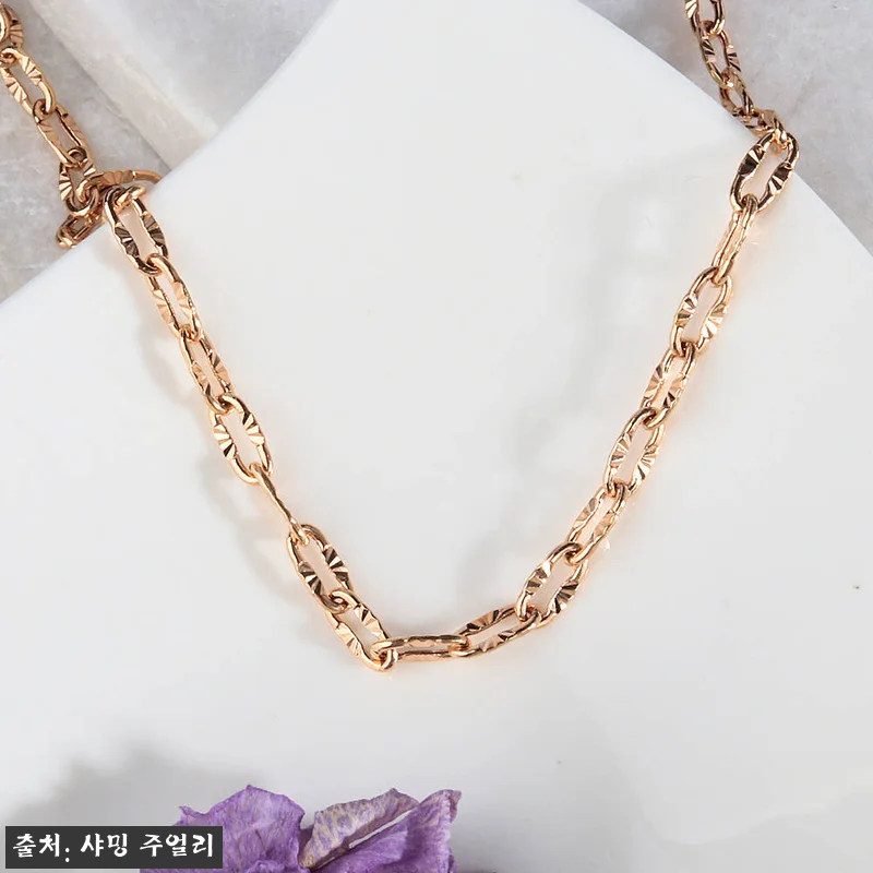 엘리자베스 커팅 코인 펜던트 목걸이, 과하지 않은 볼륨감이 돋보이는 18K 선물 추천 12 엘리자베스 커팅 코인 펜던트 목걸이, 관련 이미지 4