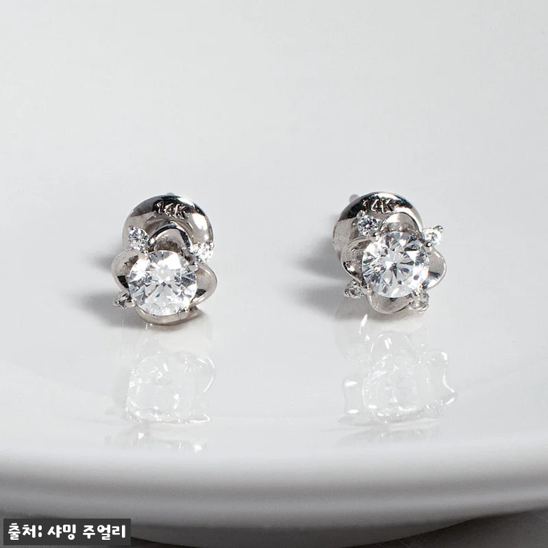 3부 다이아 연꽃 귀걸이 찐후기 체크, 데일리부터 예물 선물까지 눈여겨볼 디자인 12 3부 다이아 연꽃 귀걸이 찐후기 체크 관련 이미지 4