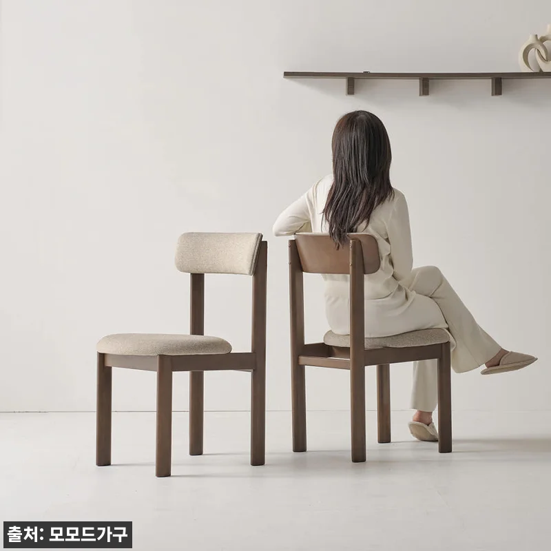 모모드 마레아 원목 포세린 세라믹식탁 1400 4인세트, 월넛브라운으로 식사 공간 분위기 바꾸는 이슈템 14 모모드 마레아 원목 포세린 세라믹식탁 관련 이미지 4
