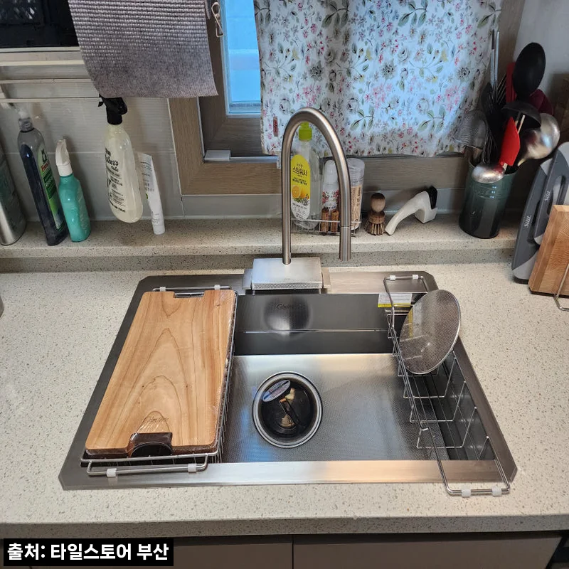 Home 53 백조싱크 깜뽀르떼8535 사각 싱크볼 교체, 전체면 엠보 코팅 리폼볼로 주방 분위기 바꾸는 선택